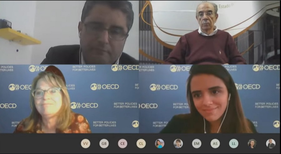  Após as palestras, o conselheiro do TCEMG Sebastião Helvecio mediou mesa com tema “colaboração no controle externo brasileiro para a continuidade do Projeto Integrar”